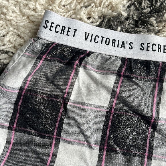 Victoria’s Secret Sleep Shorts - Picture 4 of 6